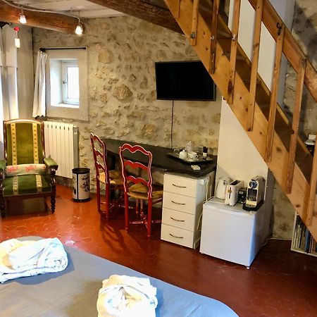 Les Volets Bleus Provence Hotell Salon-de-Provence Eksteriør bilde