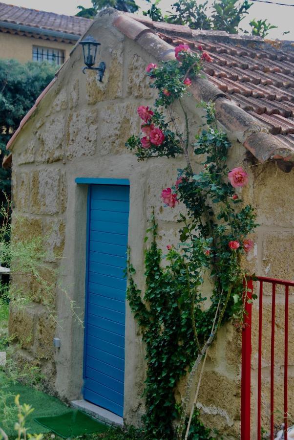 Les Volets Bleus Provence Hotell Salon-de-Provence Eksteriør bilde